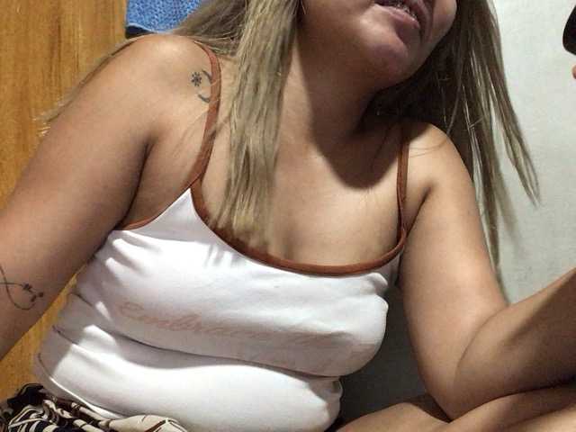 HEARTQUEEN webcam bongacams model stream image