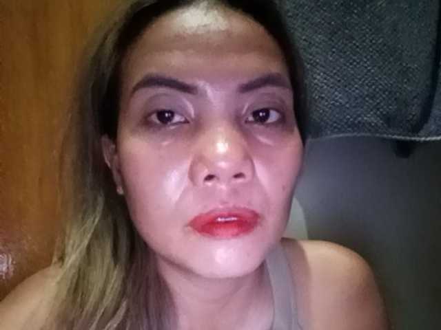 HEARTQUEEN live cam preview