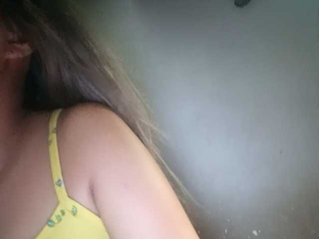 HEARTQUEEN — live female cam