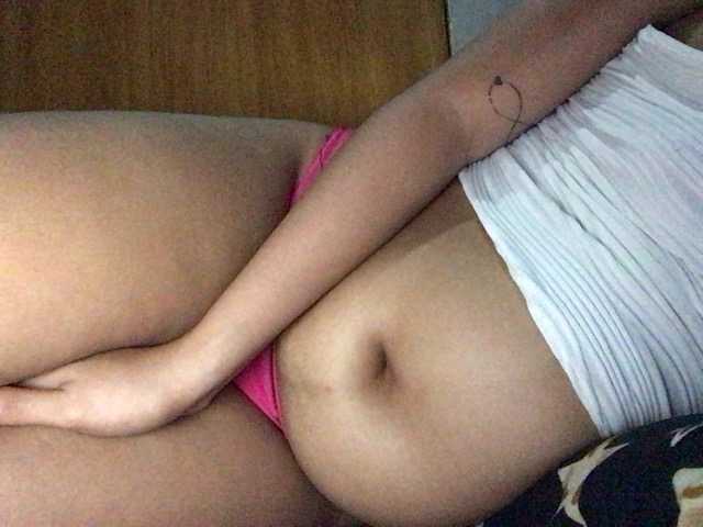 HEARTQUEEN live cam preview