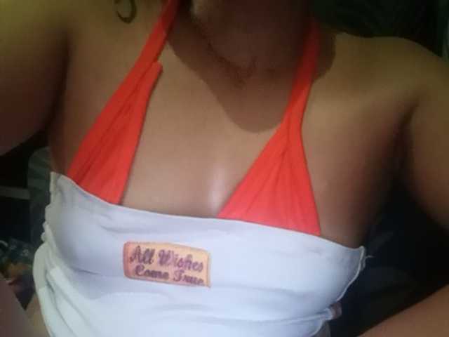 HEARTQUEEN live cam preview