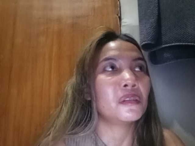 HEARTQUEEN live cam preview