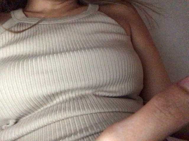 HEARTQUEEN webcam bongacams model stream image