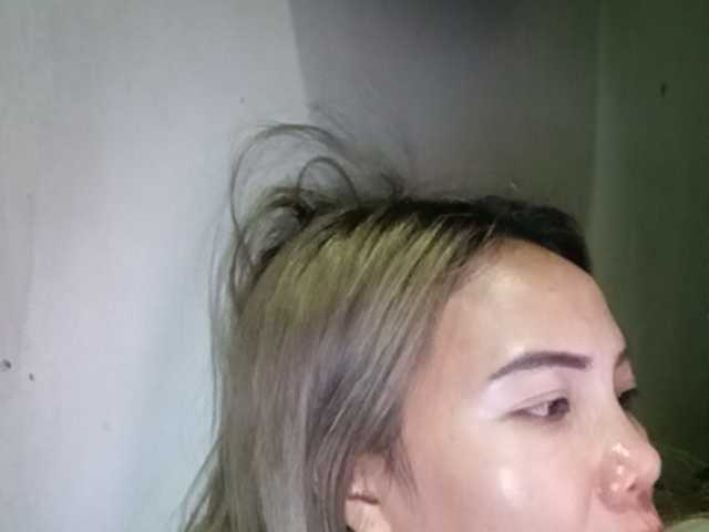 HEARTQUEEN live cam preview