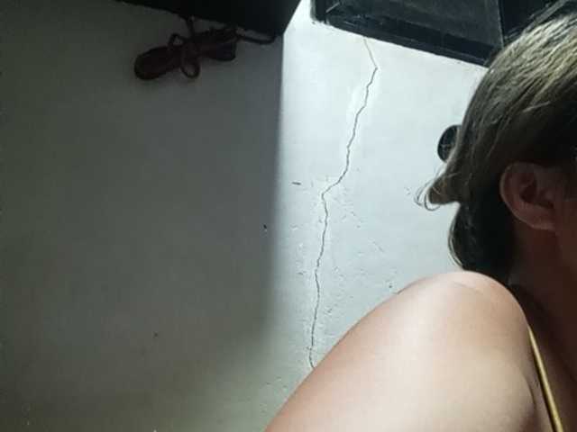 HEARTQUEEN — live female cam