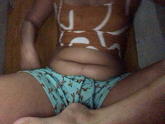HEARTQUEEN live cam