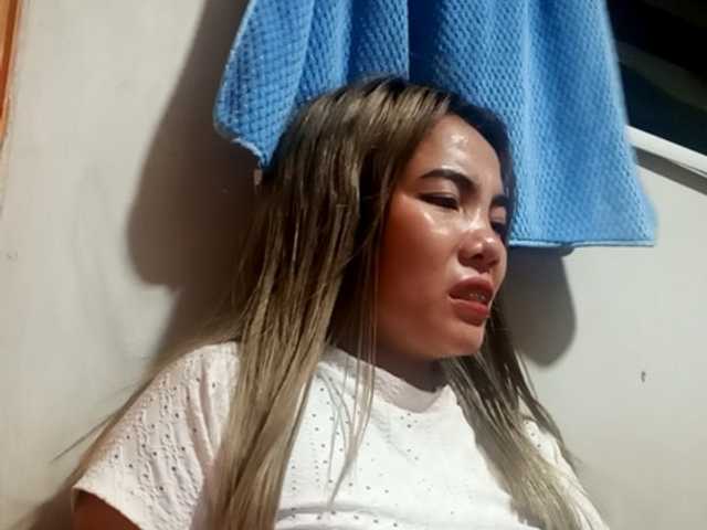 le modèle HEARTQUEEN est en webcam porno dans un show sur le site bongacams, il possède les tags suivants: Asian,Blonde,Shaved