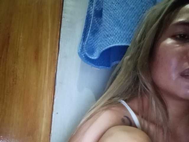 le modèle HEARTQUEEN est en webcam porno dans un show sur le site bongacams, il possède les tags suivants: Asian,Brunette,Shaved