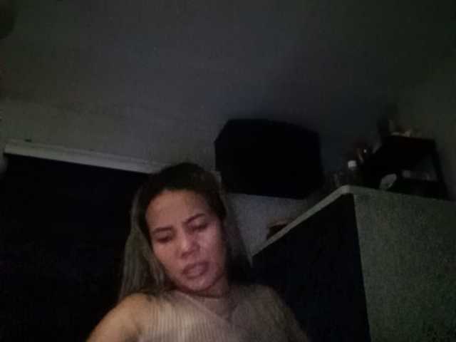 HEARTQUEEN live cam preview