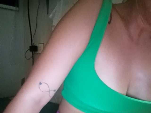 Pempemliciouss live cam on BongaCams