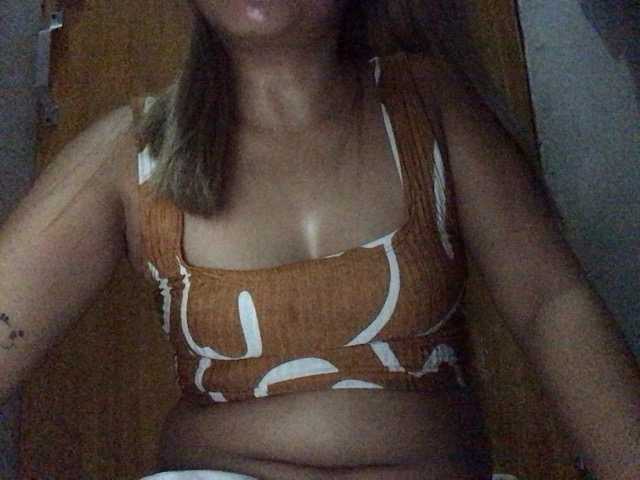 HEARTQUEEN live cam