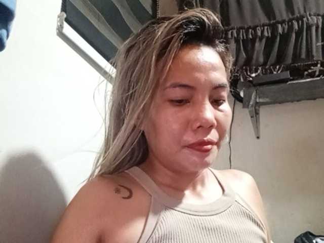 HEARTQUEEN — live female cam