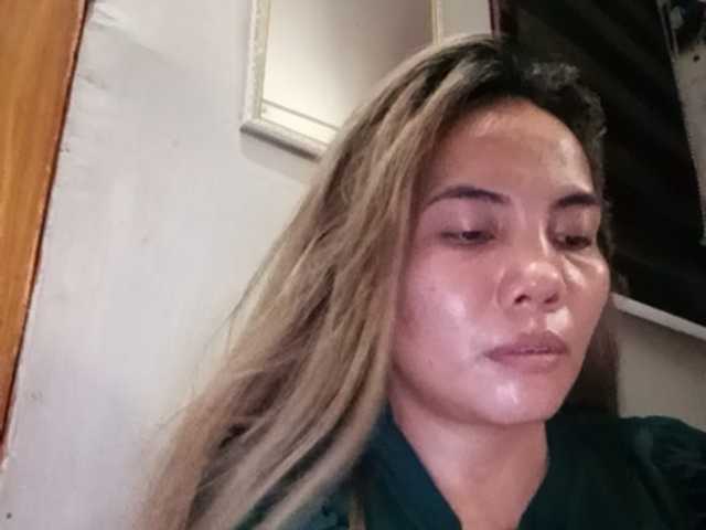 HEARTQUEEN live cam preview