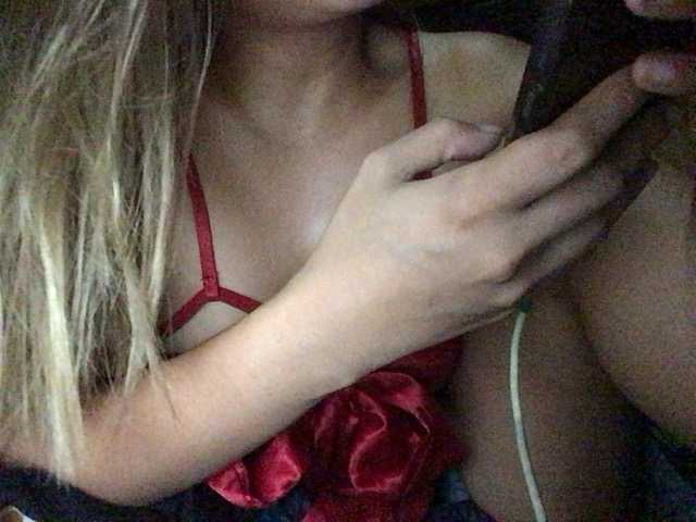 HEARTQUEEN webcam bongacams model stream image