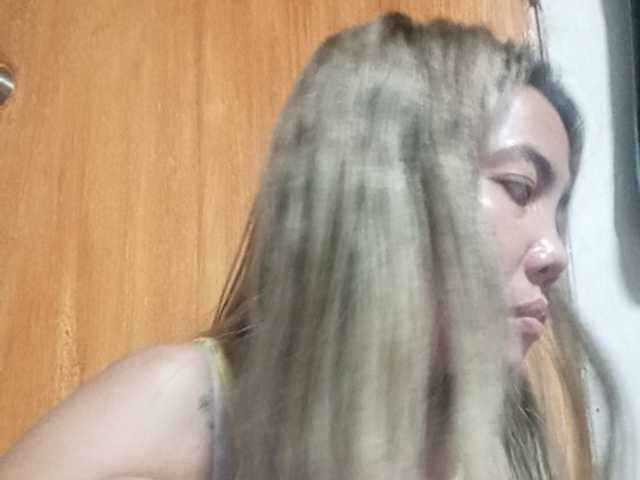HEARTQUEEN live cam preview