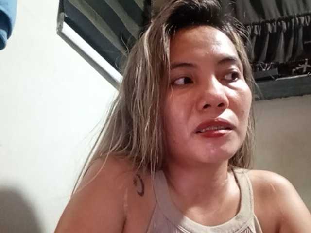 HEARTQUEEN — live female cam