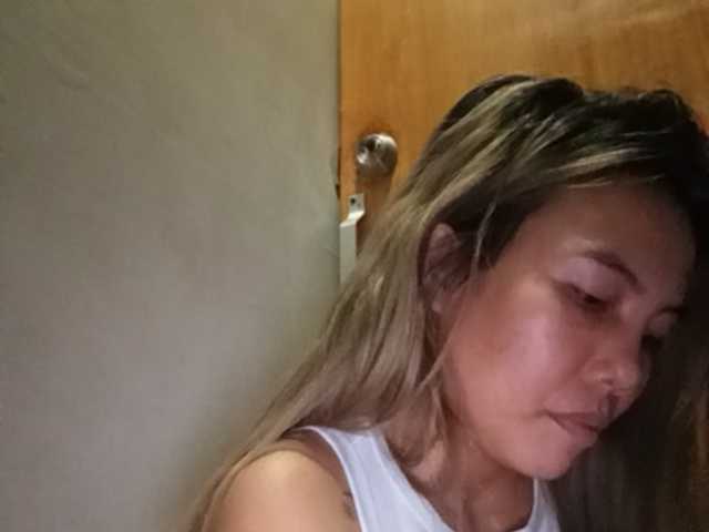 HEARTQUEEN webcam bongacams model stream image