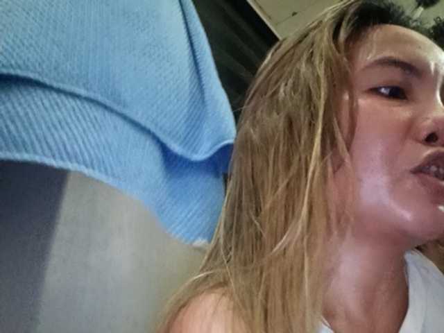 HEARTQUEEN webcam bongacams model stream image