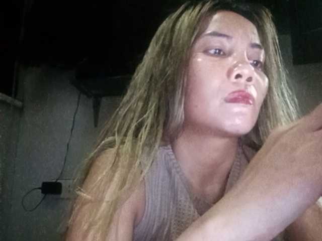 HEARTQUEEN live cam preview