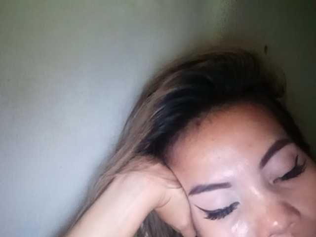 le modèle HEARTQUEEN est en webcam porno dans un show sur le site bongacams, il possède les tags suivants: Asian,Brunette,Shaved