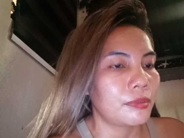 HEARTQUEEN — live female cam