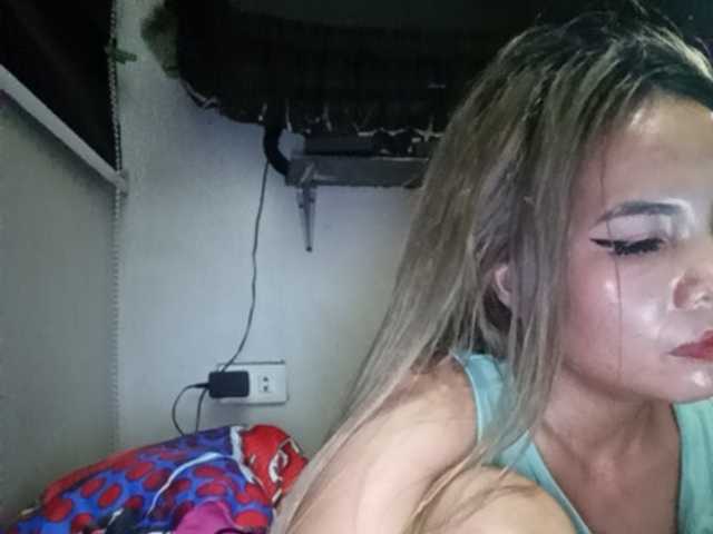 HEARTQUEEN live cam preview