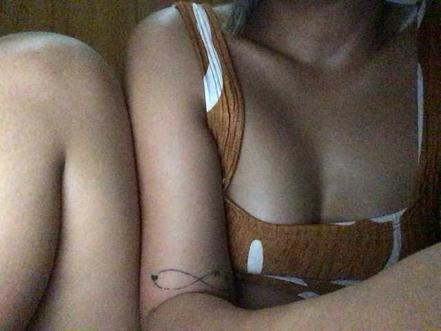 HEARTQUEEN live cam