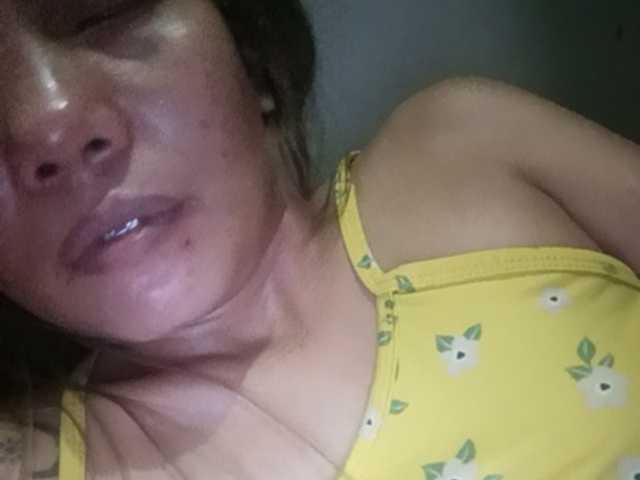 HEARTQUEEN live cam preview