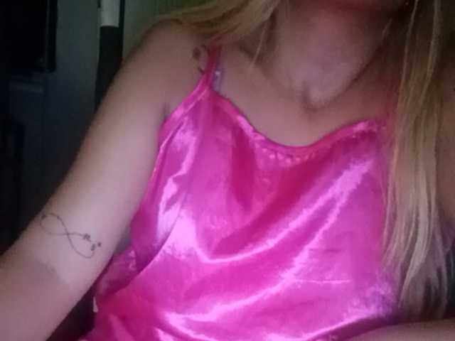 Pempemliciouss live cam on 