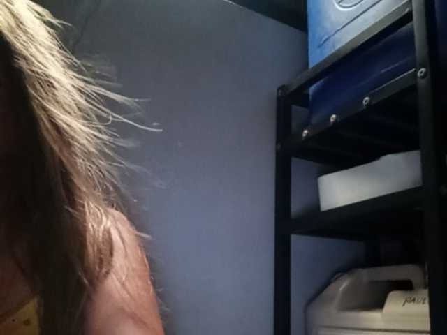 HEARTQUEEN — live female cam