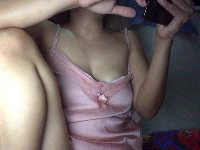 HEARTQUEEN live cam preview
