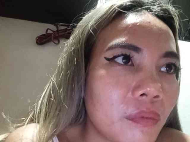 HEARTQUEEN webcam