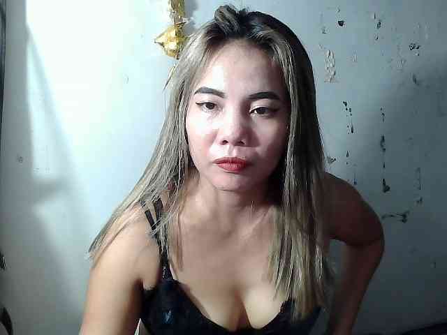 HEARTQUEEN webcam
