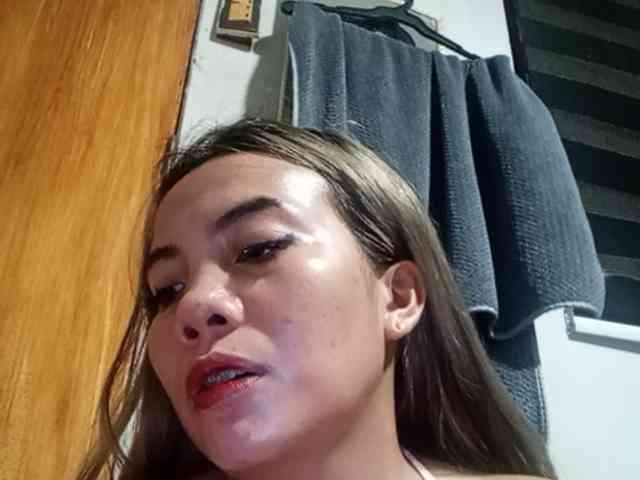 HEARTQUEEN webcam