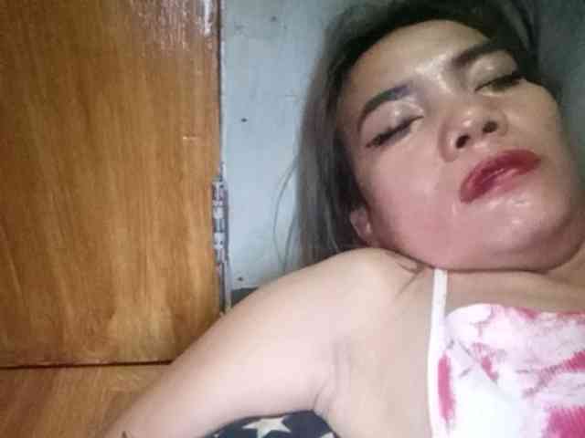 HEARTQUEEN webcam