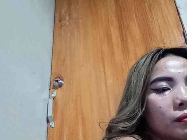HEARTQUEEN webcam