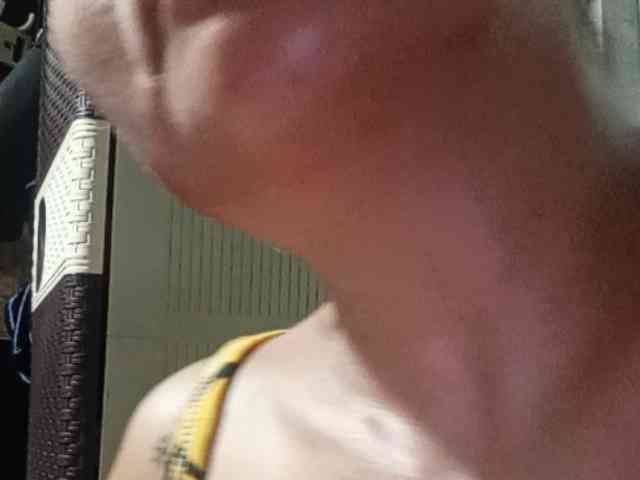 HEARTQUEEN webcam