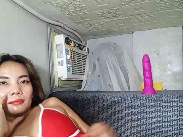 HEARTQUEEN webcam