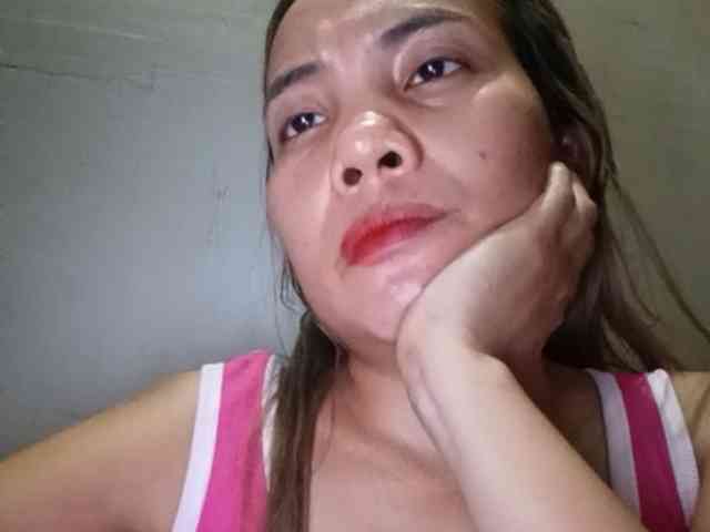 HEARTQUEEN webcam