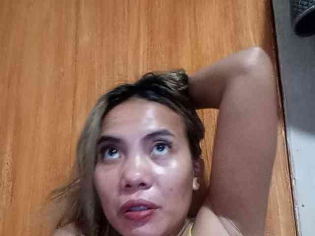 HEARTQUEEN webcam