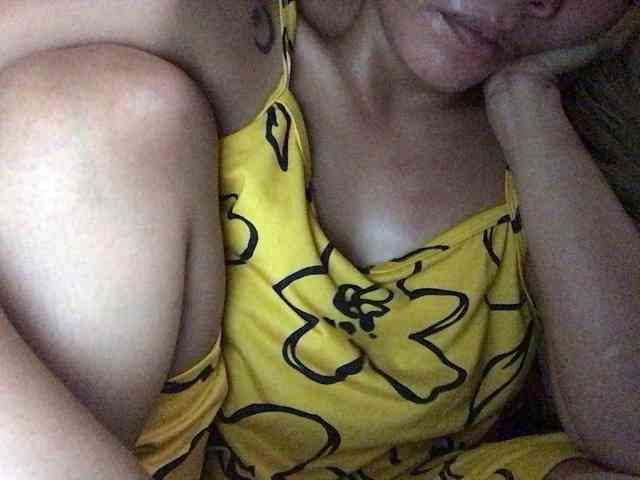 HEARTQUEEN webcam