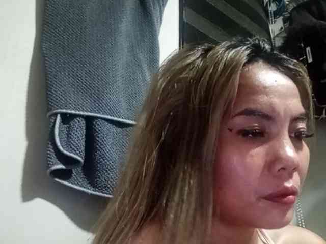 HEARTQUEEN webcam