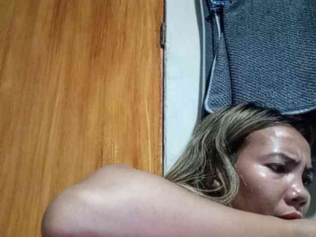 HEARTQUEEN webcam