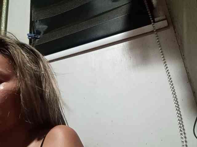 HEARTQUEEN webcam