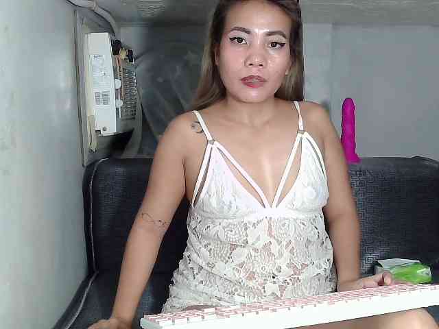 HEARTQUEEN webcam