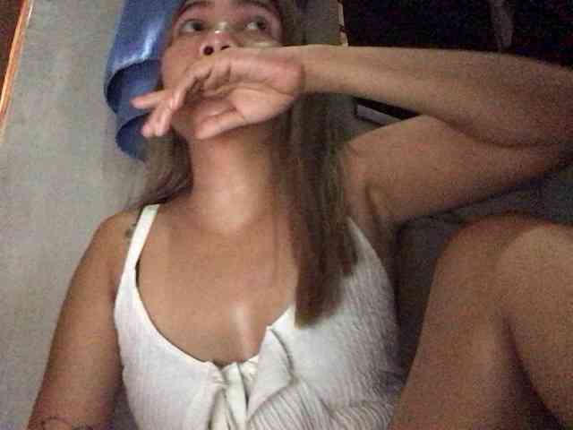 HEARTQUEEN webcam