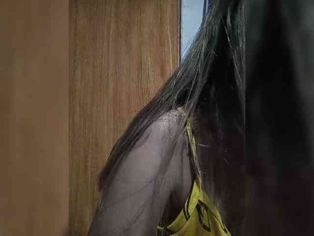 HEARTQUEEN webcam