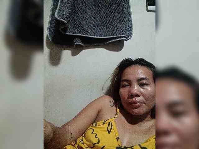 HEARTQUEEN webcam