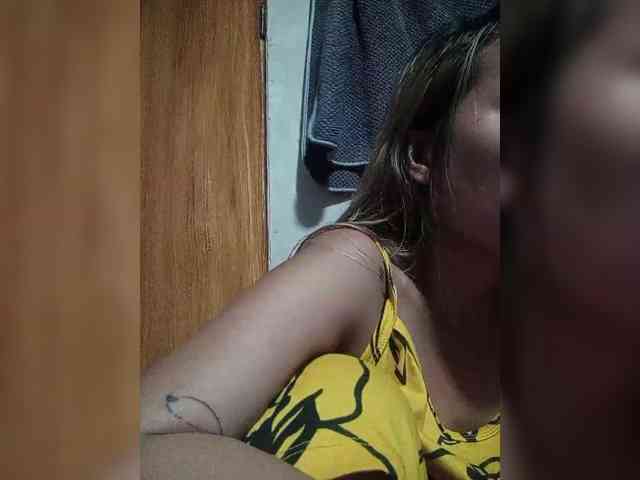 HEARTQUEEN webcam