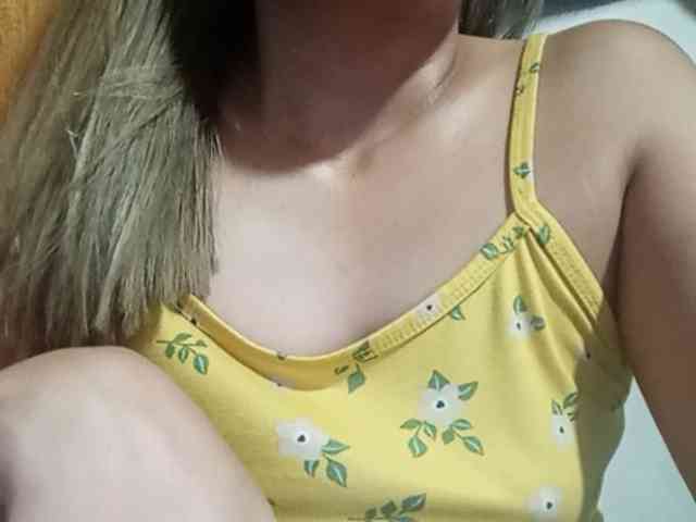 HEARTQUEEN webcam